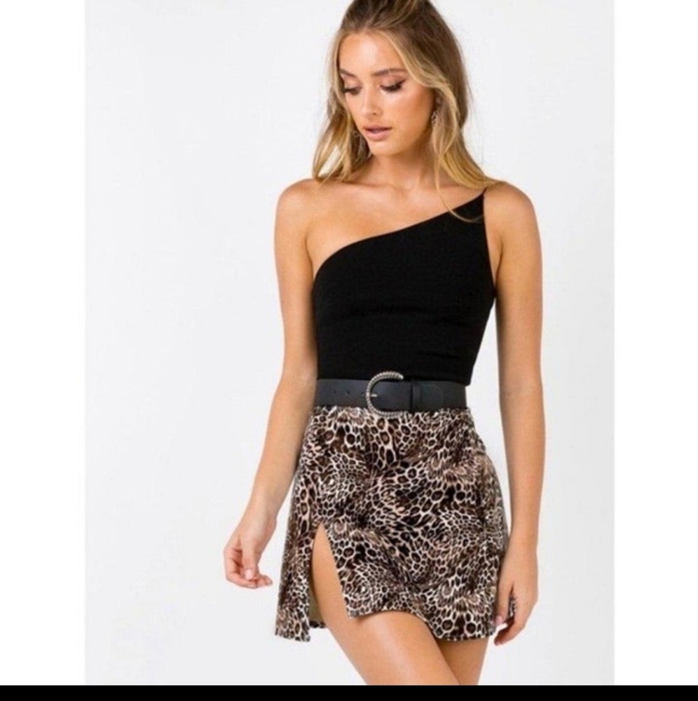 Princess Polly Samira Leopard Mini Skirt Size 2 - Picture 3 of 7